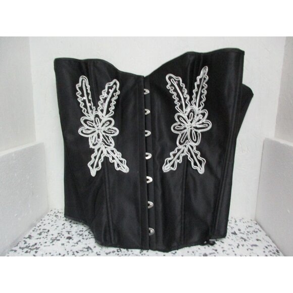 Adore Me Other - Adore Me Women's  Contour Boned Corset Black/White Size 4XNWOT !!